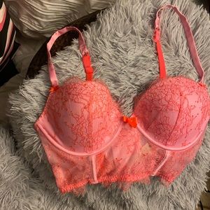 NWT Victoria Secrets Very Sexy Demi - Buste